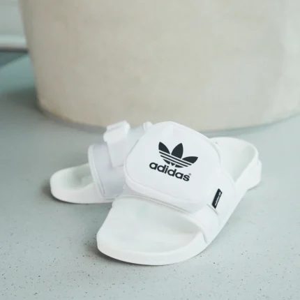 Originals adidas POUCHYLETTE - Mules